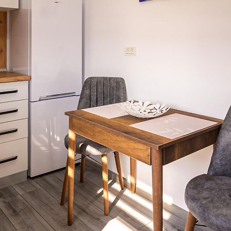 Nina House Apartment Targu Jiu Luaran gambar