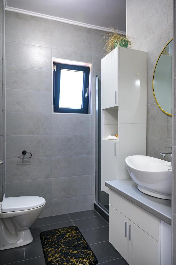 Nina House Apartment Targu Jiu Luaran gambar