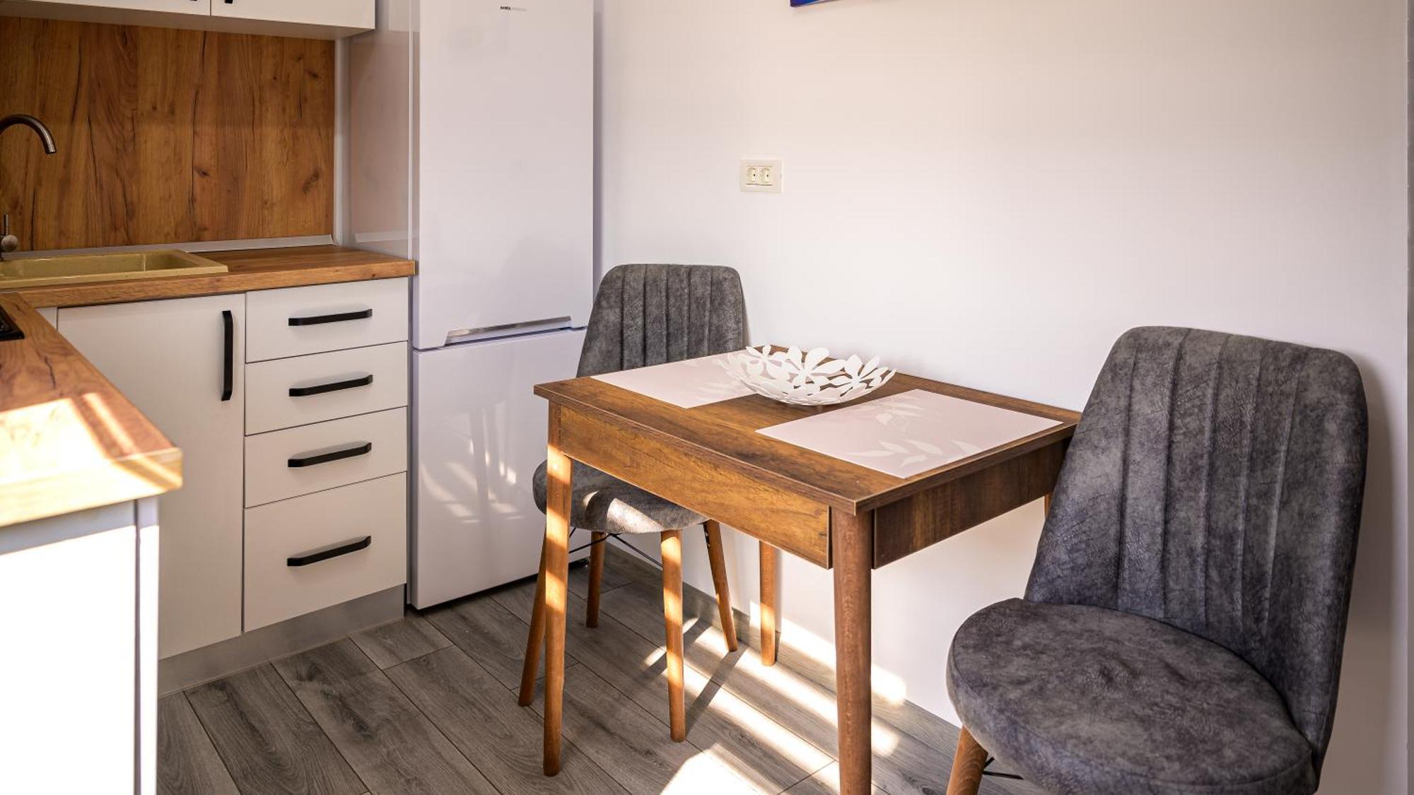 Nina House Apartment Targu Jiu Luaran gambar