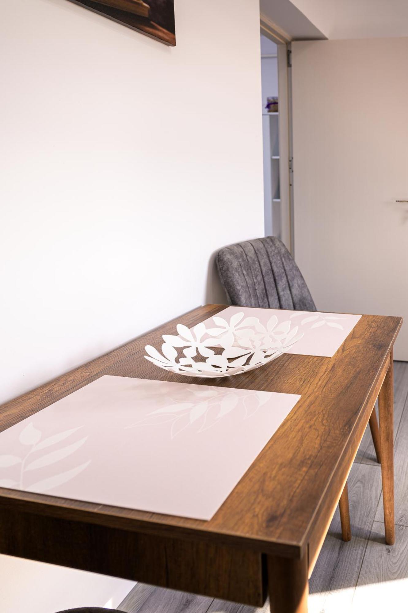 Nina House Apartment Targu Jiu Luaran gambar